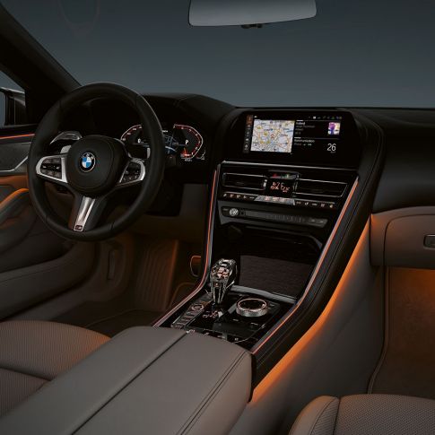 BMW M850i xDrive, интерьер, подсветка Ambient light. BMW M850i xDrive, интерьер, подсветка Ambient light.