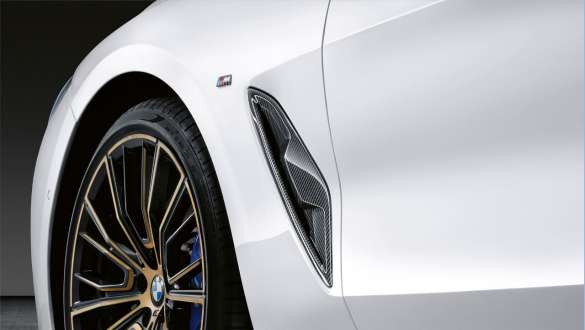 Воздуховод Air Breather M Performance из углепластика из ассортимента аксессуаров M Performance на BMW 8 серии Gran Coupé G16 LCI Facelift (рестайлинг 2022 года)