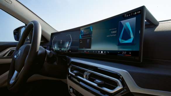 Изогнутый дисплей BMW на BMW i4 G26 2021 дисплей управления изнутри