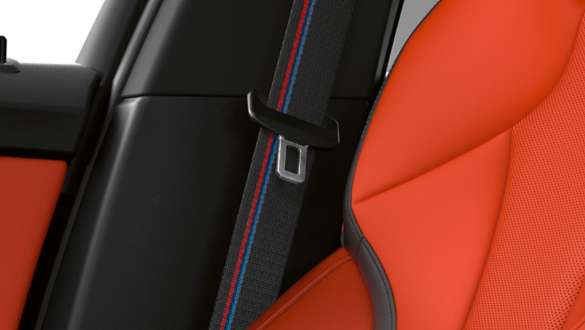 Ремни безопасности М. Салон BMW M135i xDrive с ремнями безопасности М.