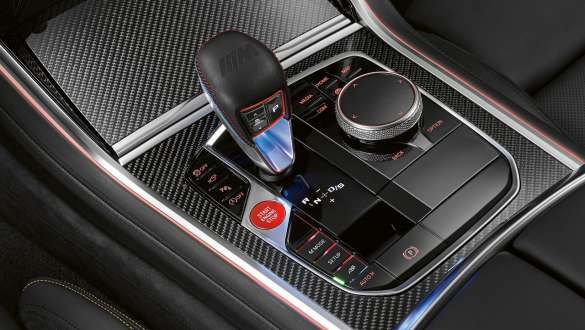 8-ступенчатая коробка передач M Steptronic. BMW M8 Competition Coupé с 8-ступенчатой коробкой передач M Steptronic.