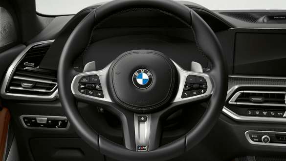 BMW X5 M50i и M50d с интегральным активным рулевым управлением G05 BMW X5 M50i и M50d с интегральным активным рулевым управлением G05 2018 SUV, кокпит