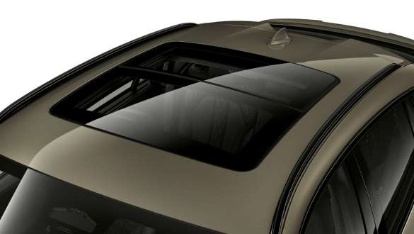 Стеклянная крыша BMW X6 Panorama. Крупным планом стеклянная крыша BMW X6 Panorama.