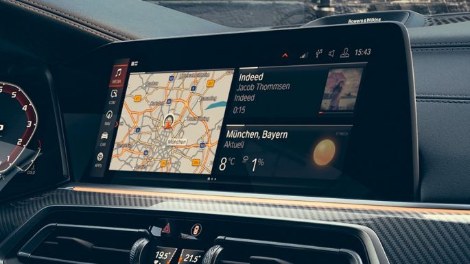 Кабина с 12,3-дюймовым дисплеем. Кабина BMW X6 с 12,3-дюймовым дисплеем.