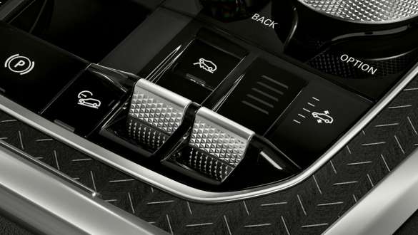Пакет xOffroad BMW X6 G06 2019 Пакет xOffroad BMW X6 G06 2019, переключатели выбора внедорожного режима вблизи
