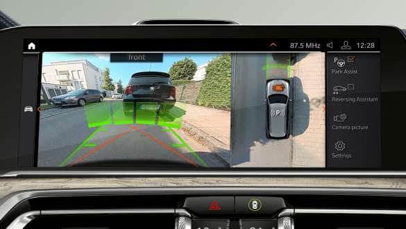 Parking Assistant Plus Parking Assistant Plus: крупным планом на пиборной панели
