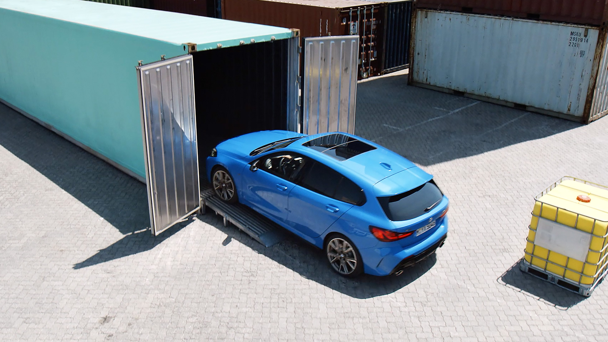 Ассистент парковки BMW 1 серии. Ассистент парковки BMW 1 серии, включая задний ход.