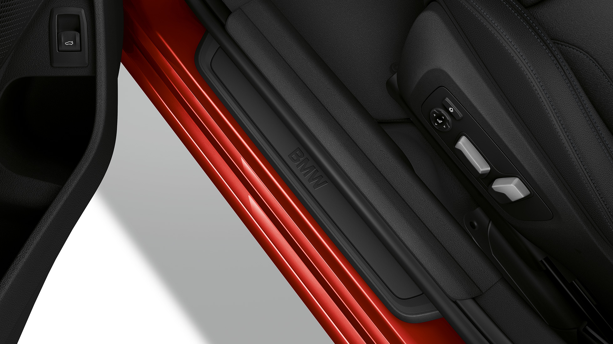 BMW серии 3 Седан Advantage, пороги. Вид сверху на пороги седана BMW 3 серии Advantage.