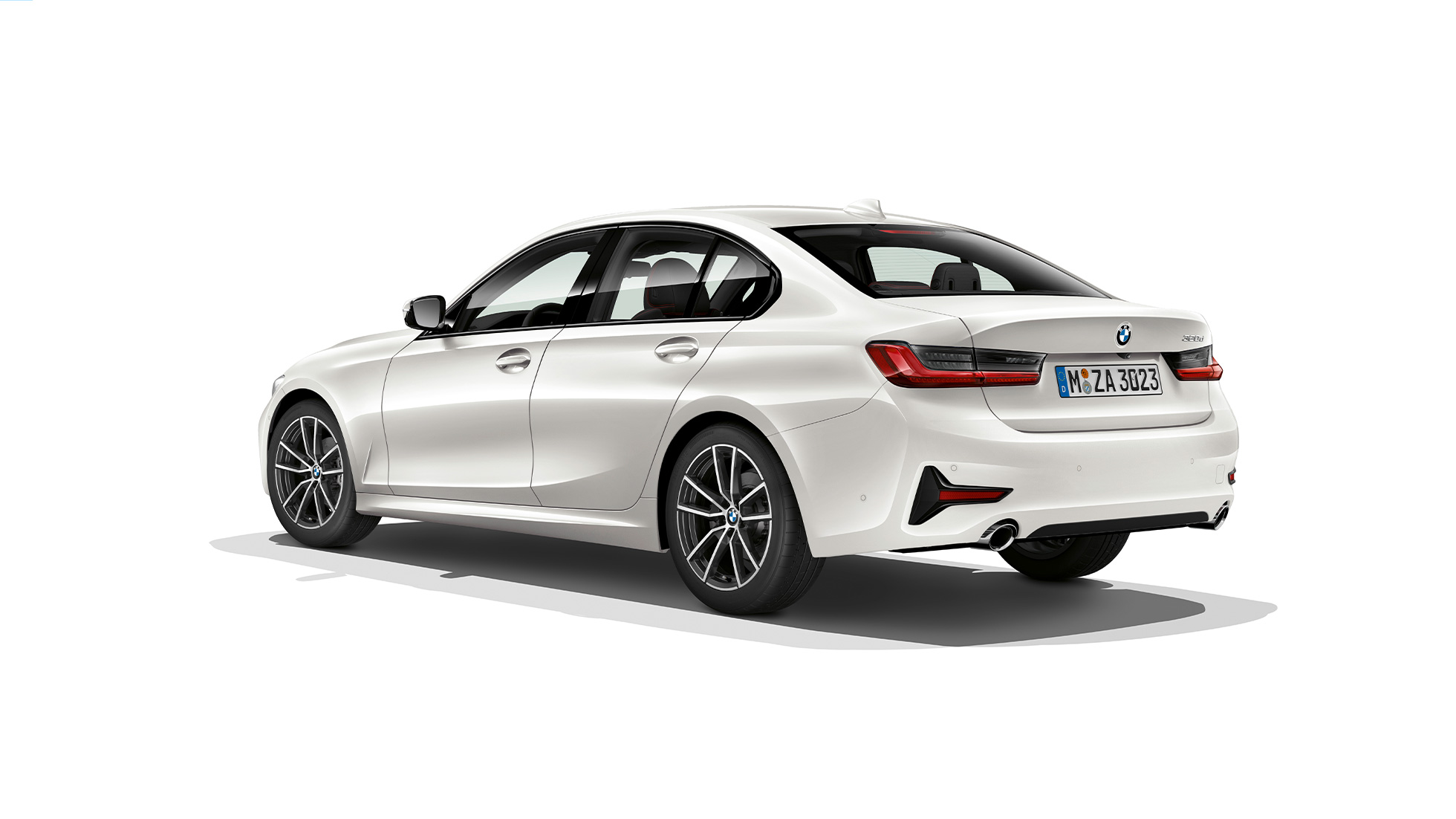 BMW 3 серии Седан Sport Line, задняя часть. Задний снимок седана BMW 3 серии Sport Line с поворотом в три четверти.