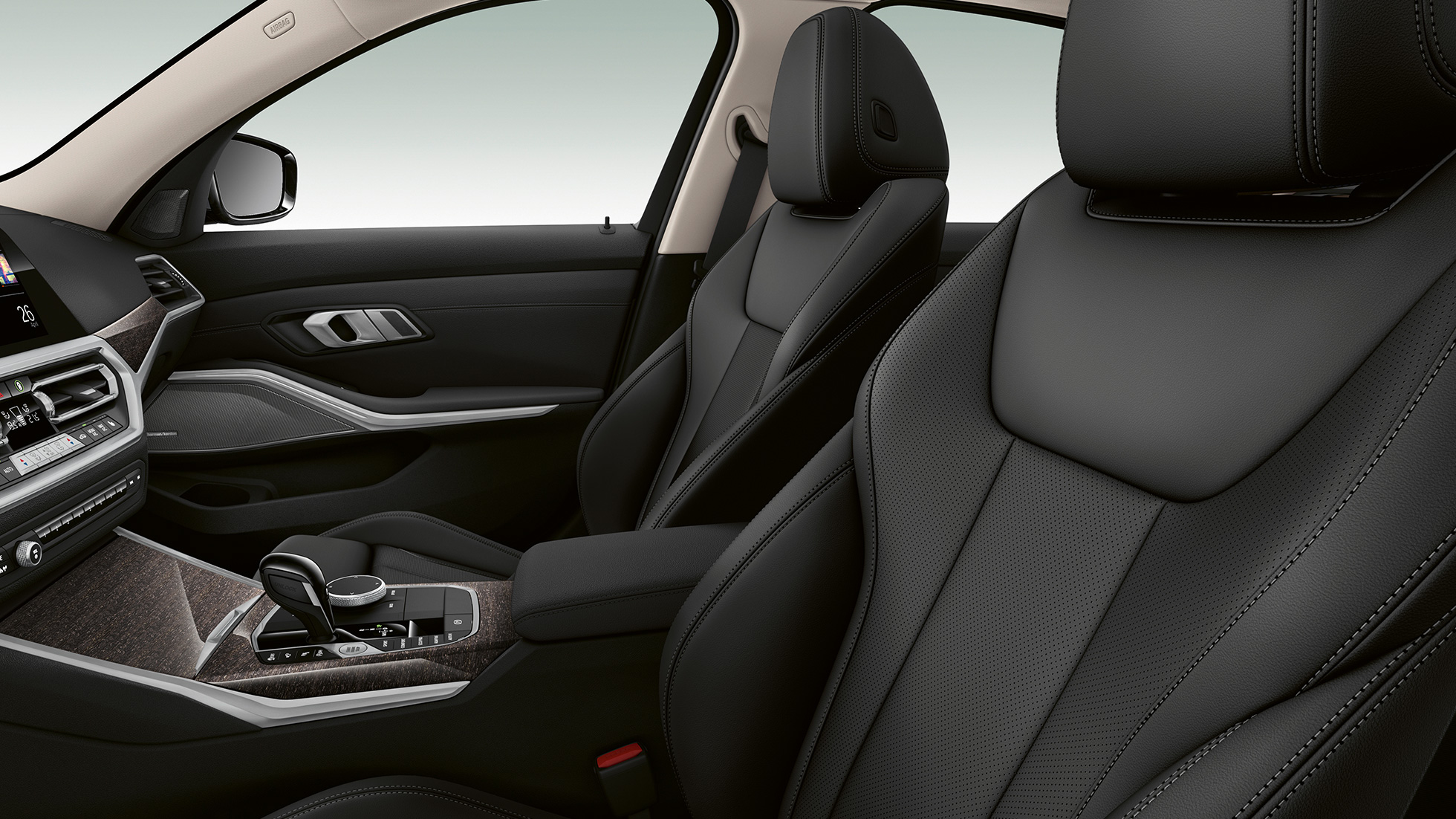 BMW 3 серии Седан Luxury Line, передние сиденья. Вид сбоку передних сидений седана BMW 3 серии Luxury Line крупным планом.