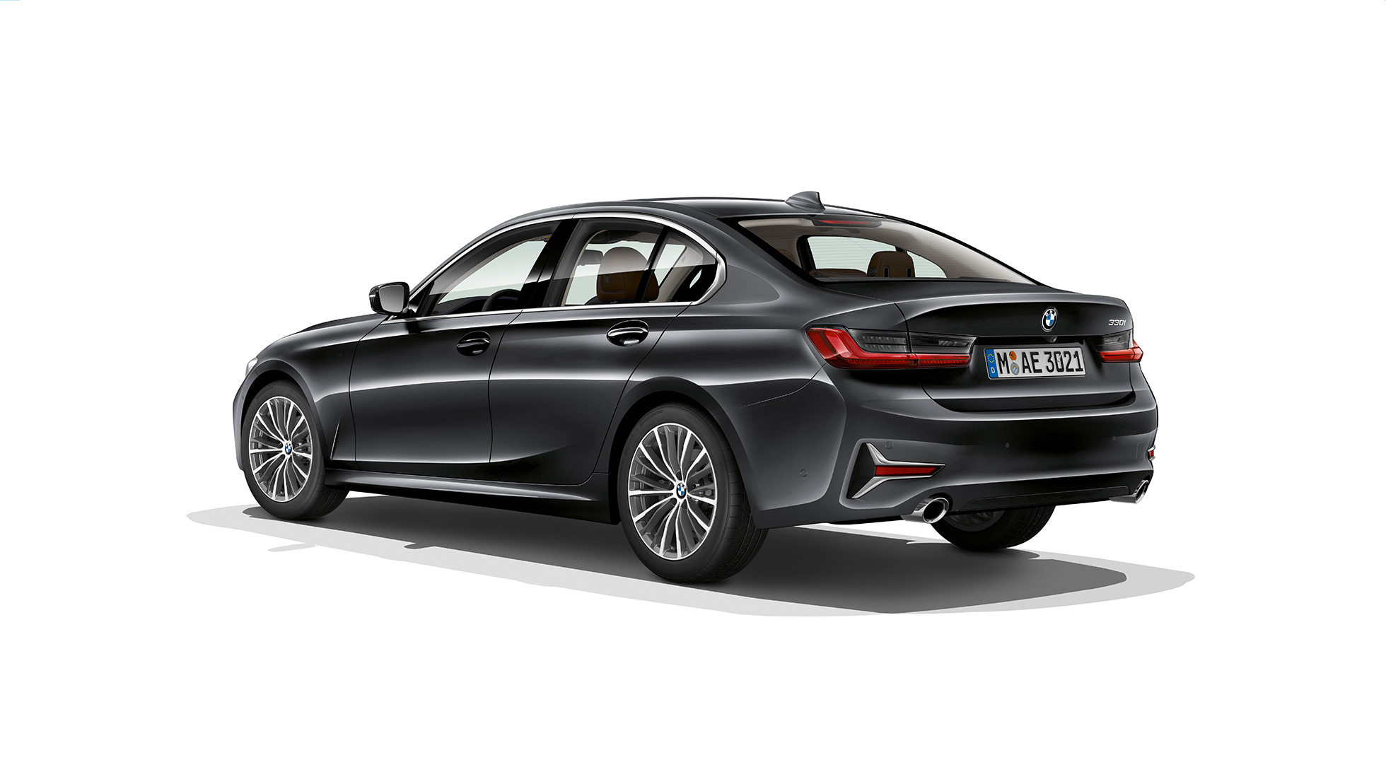 BMW 3 серии Седан Luxury Line, задняя часть. Задний снимок седана BMW 3 серии Luxury Line с поворотом в три четверти.