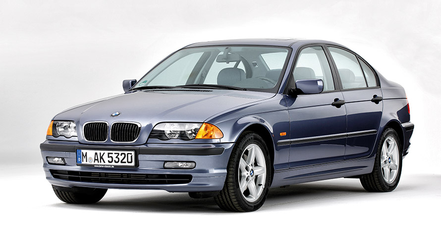 BMW 3 серии седан E46 четвертого поколения вид спереди в три четверти Модели BMW 3 серии BMW 3 серии седан E46 четвертого поколения вид спереди в три четверти