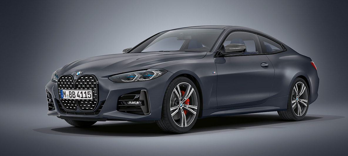 BMW 4 серии Coupe G22 2020 года, цвет «Морозный Серый» металлик BMW Individual BMW 4 серии Coupe G22 2020 года, цвет «Морозный Серый» металлик BMW Individual, вид спереди с поворотом в три четверти