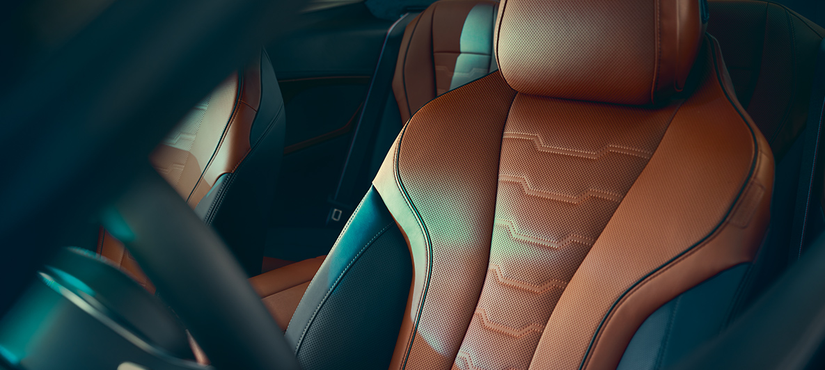 The BMW 8 Series Coupé Multi-functional seat Close-up of the BMW 8 Series Coupé multi-functional seat in Merino leather.