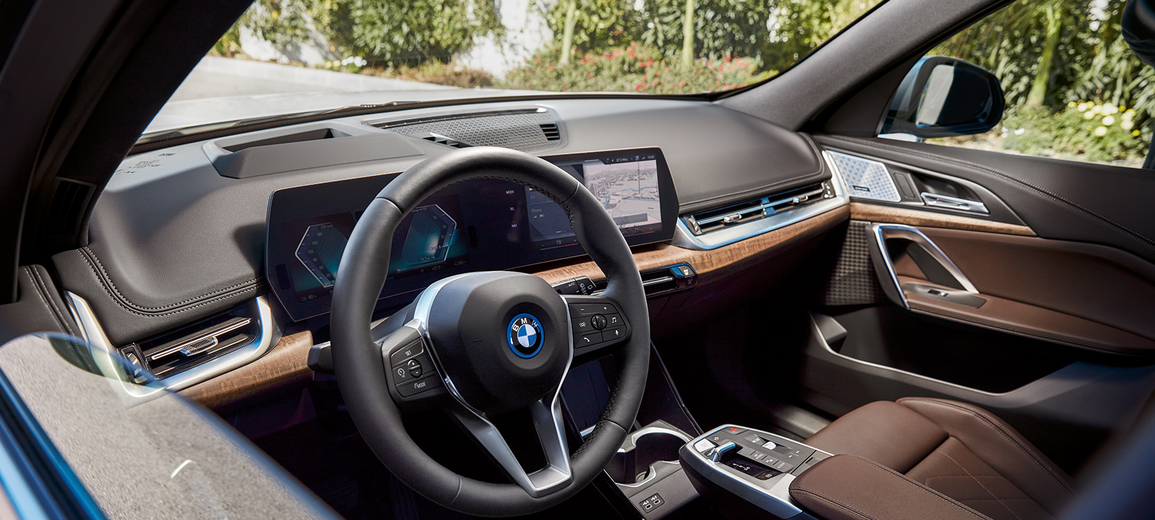 BMW iX1 U11 BEV особенности дизайна интерьера в видео BMW iX1 U11 BEV Видео об особенностях дизайна интерьера