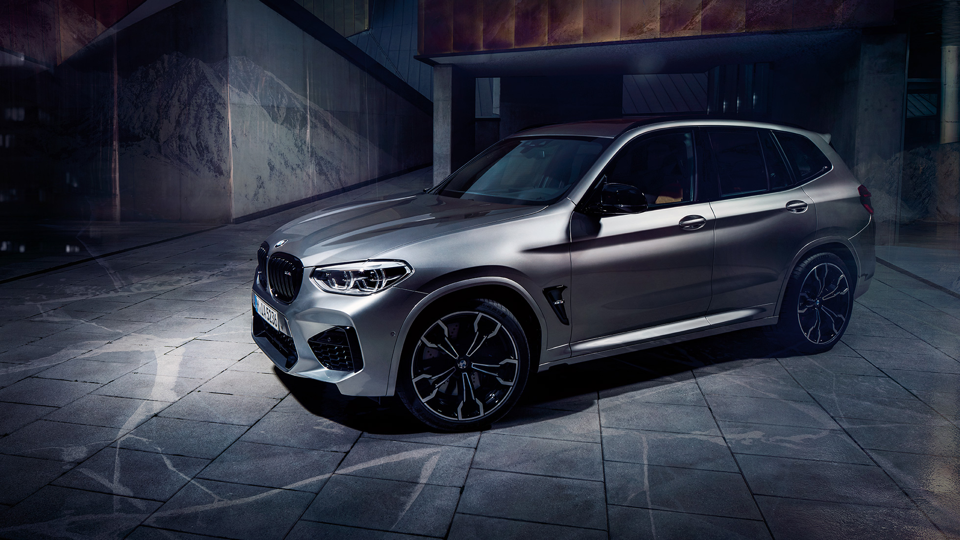 BMW X3 M Competition, side view. BMW X3 M Competition in Donington Grey metallic, exterior, side view.