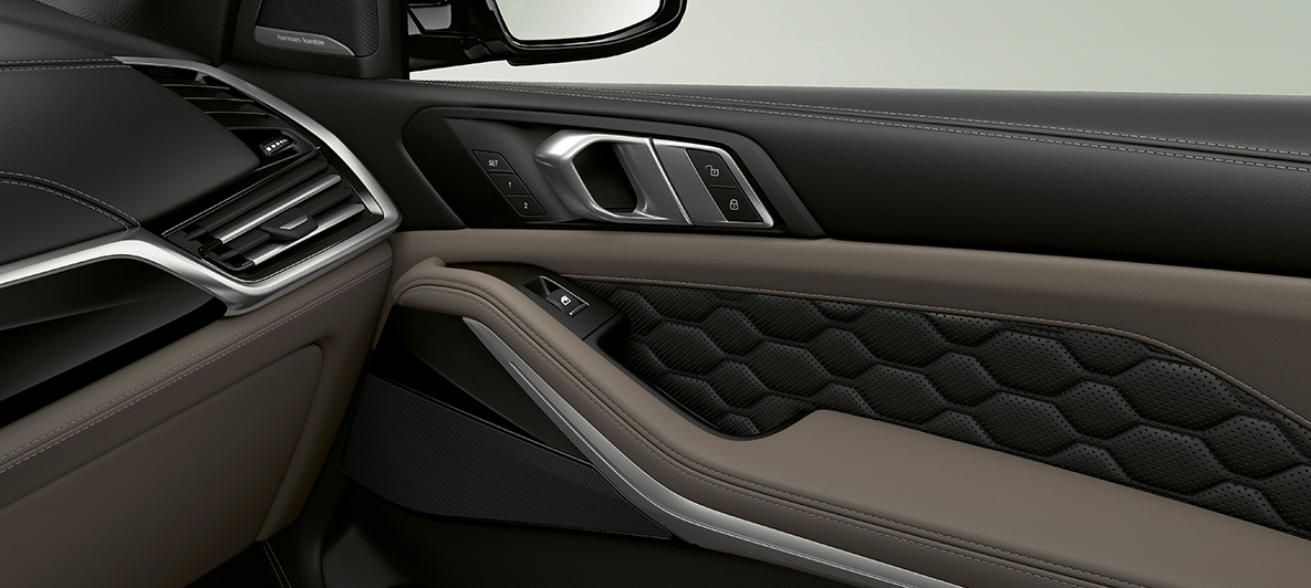 Обивка из кожи Merino в BMW X5 M Обивка из кожи Merino в BMW X5 M F95, интерьер