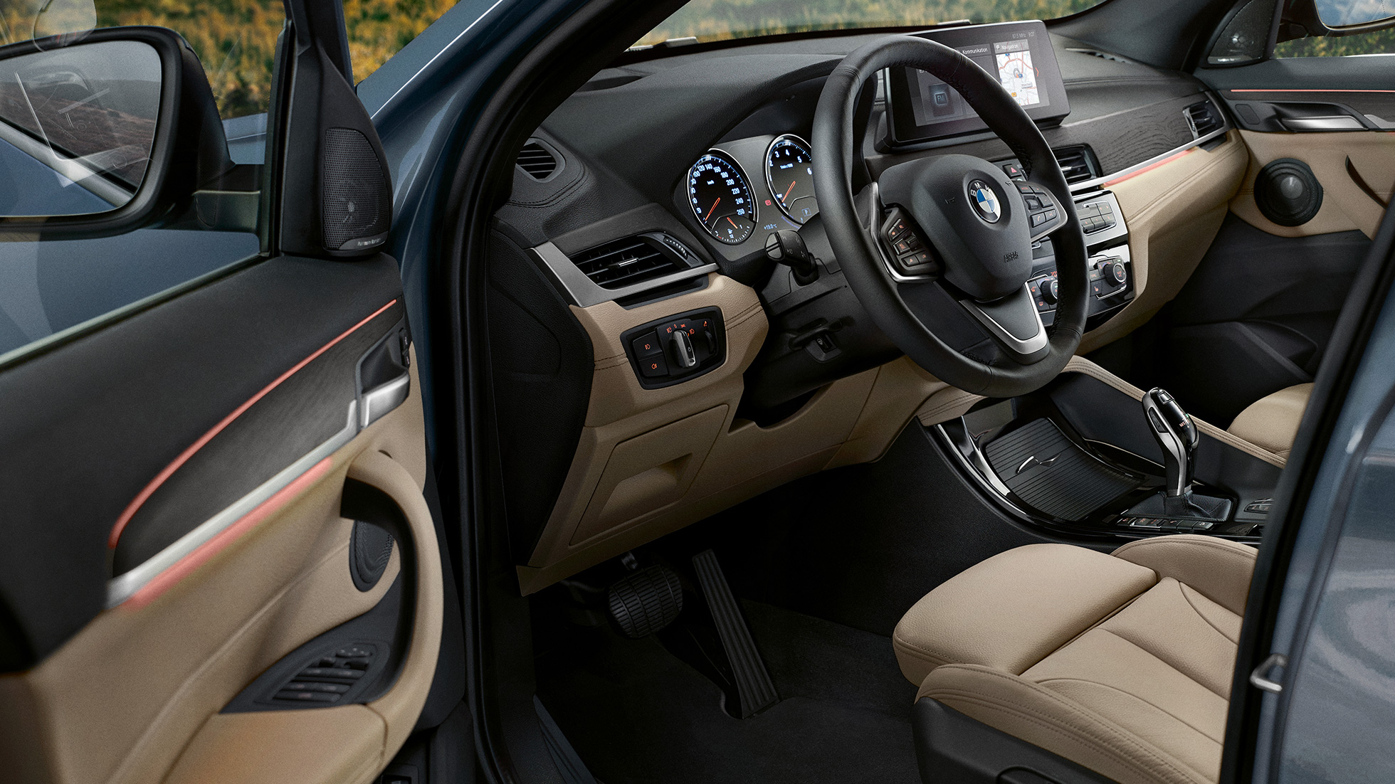 BMW X1, салон. BMW X1, салон с многофункциональным рулем.