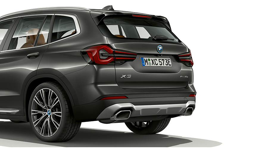 BMW X3 G01 "Серый Софисто", дизайн задней части, 2021 BMW X3 G01 "Серый Софисто", дизайн задней части крупным планом, 2021