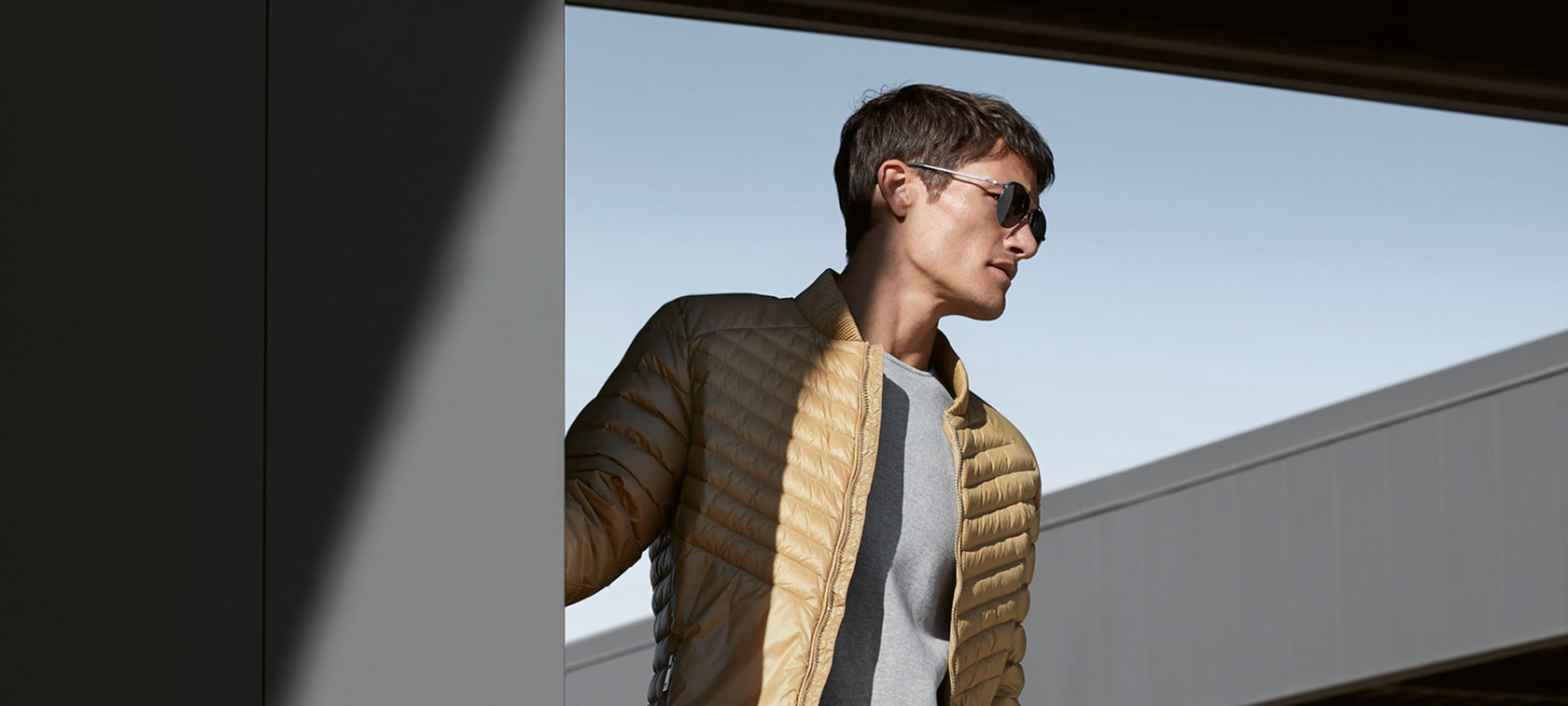 The picture shows a young model wearing the BMW Soft Down Jacket for men. The picture shows a young model wearing the BMW Soft Down Jacket for men.