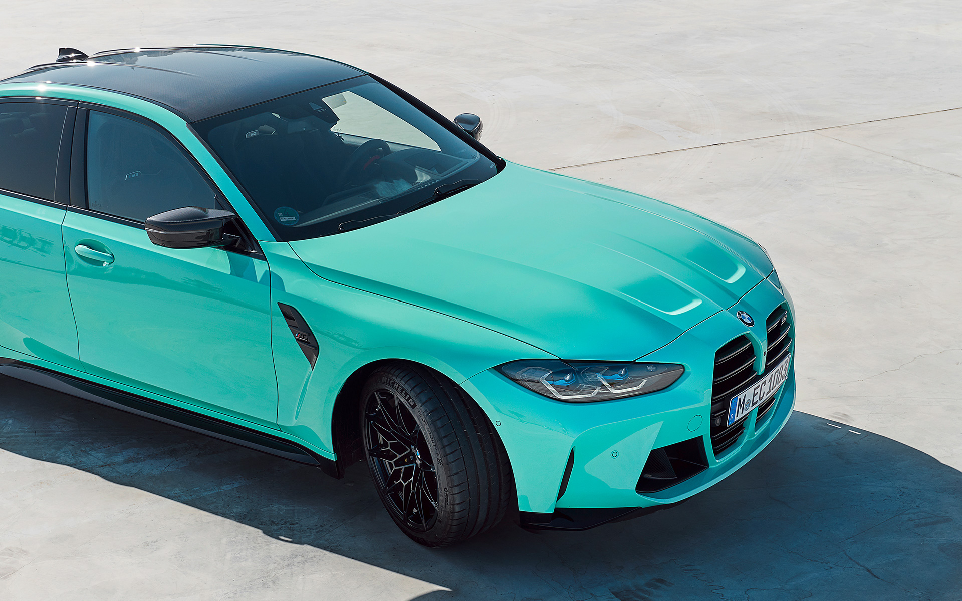 BMW X6 M G06 2019 BMW Individual Frozen Arctic Grey metallic, вид сбоку в три четверти BMW X6 M G06 2019 BMW Individual Frozen Arctic Grey metallic, вид сбоку в три четверти в статике
