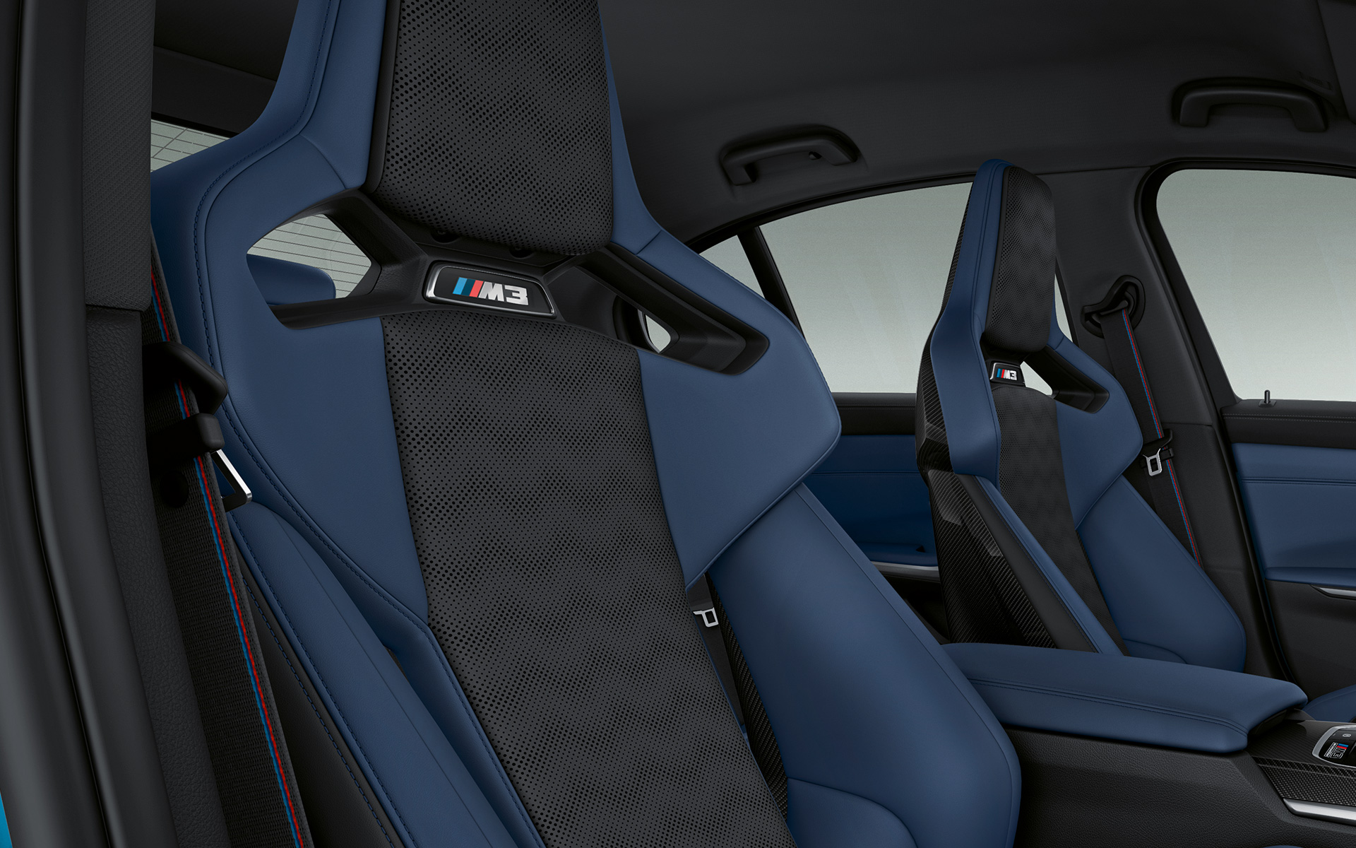 BMW Individual полная отделка мелкозернистой кожей Merino "Синий Фьорд"/"Черный" BMW Individual полная отделка мелкозернистой кожей Merino "Синий Фьорд"/"Черный"