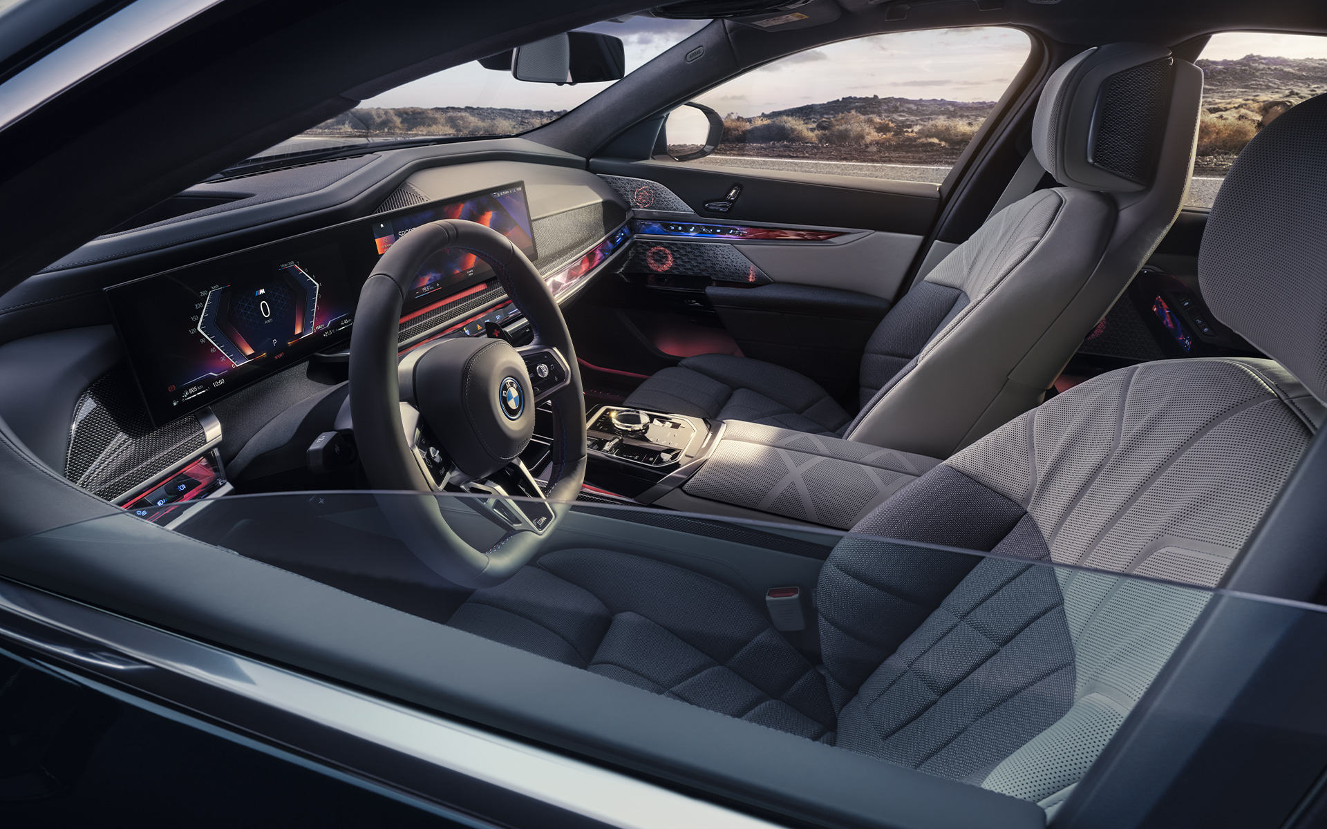 BMW Individual полная отделка мелкозернистой кожей Merino "Синий Фьорд"/"Черный" BMW Individual полная отделка мелкозернистой кожей Merino "Синий Фьорд"/"Черный"